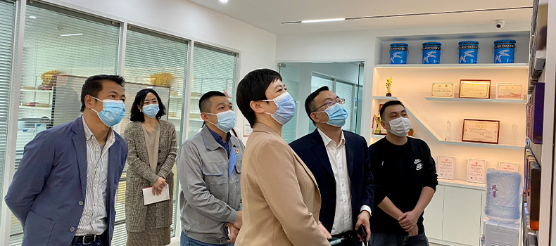 火炬高新區(qū)領(lǐng)導(dǎo)到訪捌斗新材科技 | 助力企業(yè)疫情防控、安全生產(chǎn)